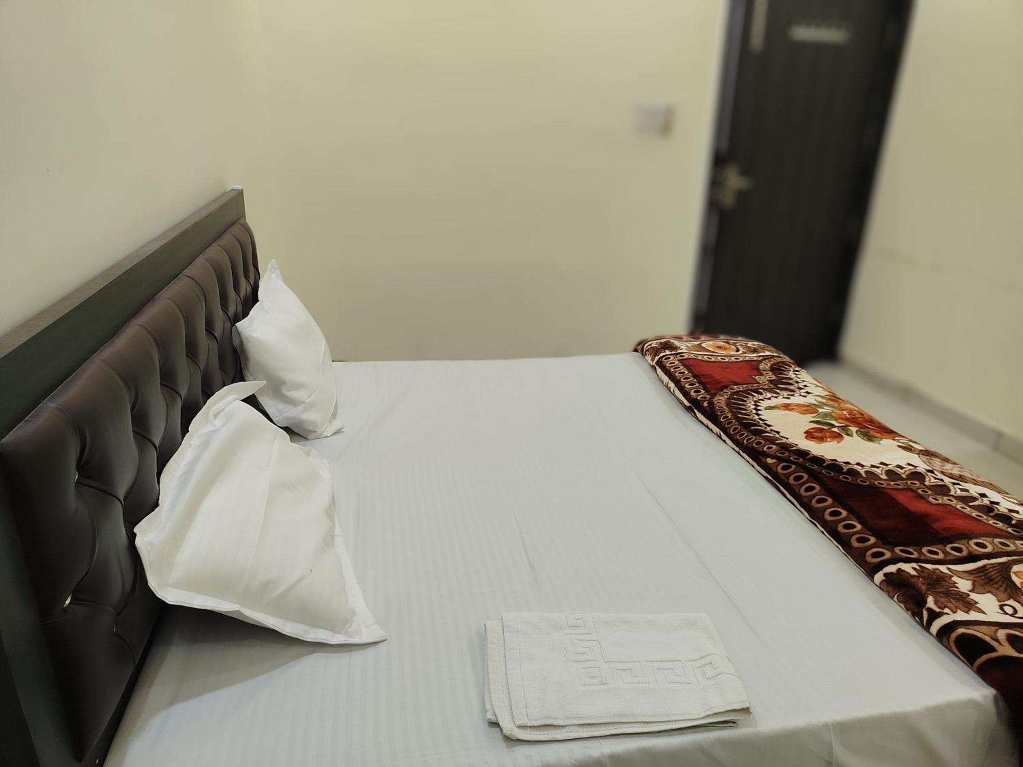 Hotel Dev International Khalilabad Luaran gambar